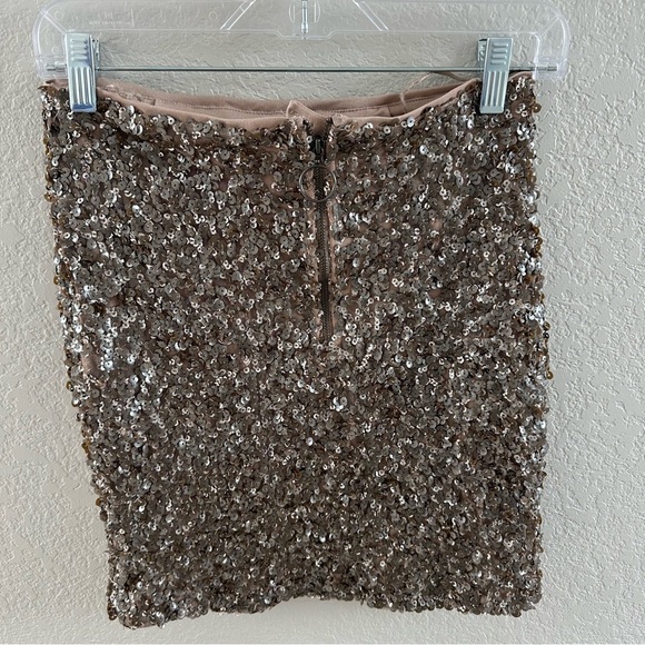 Free People nwt sequin skirt with zipper pull - Picture 2 of 12
